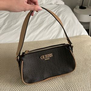 GUESS Shoulder Bag